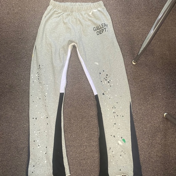 Gallery dept. sweats basically new, more description in details - Picture 1 of 6